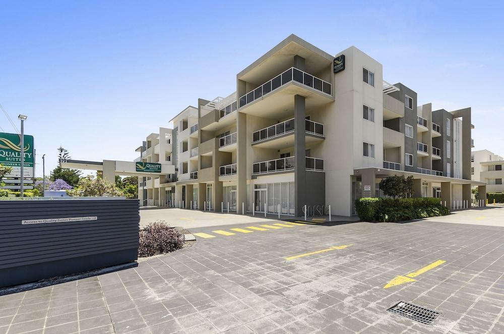 Quality Suites Pioneer Sands Wollongong Exteriör bild