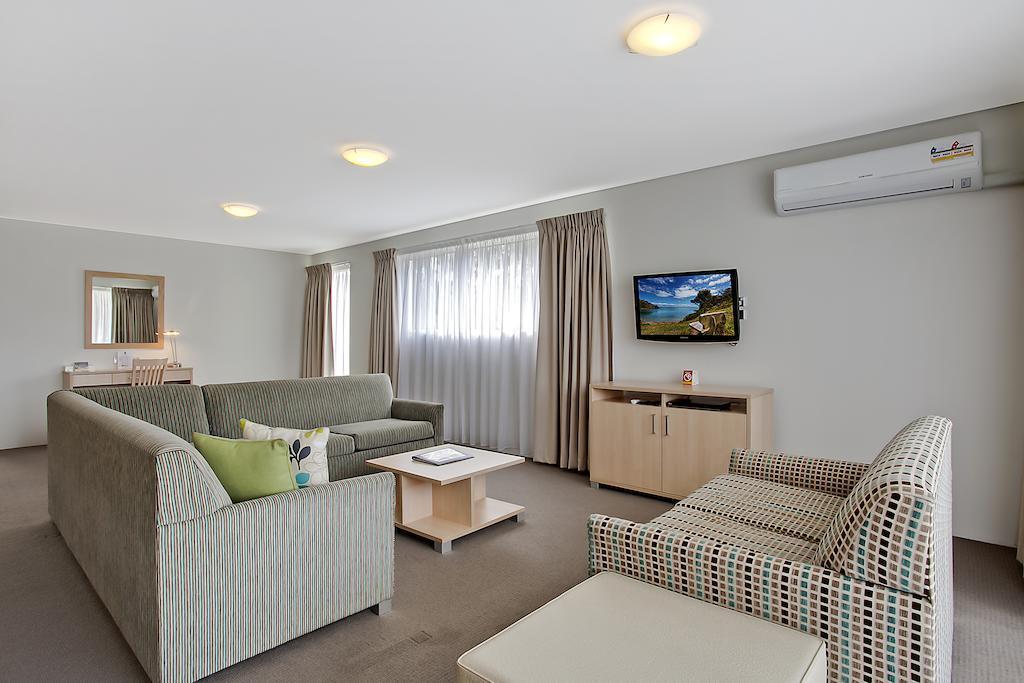 Quality Suites Pioneer Sands Wollongong Exteriör bild