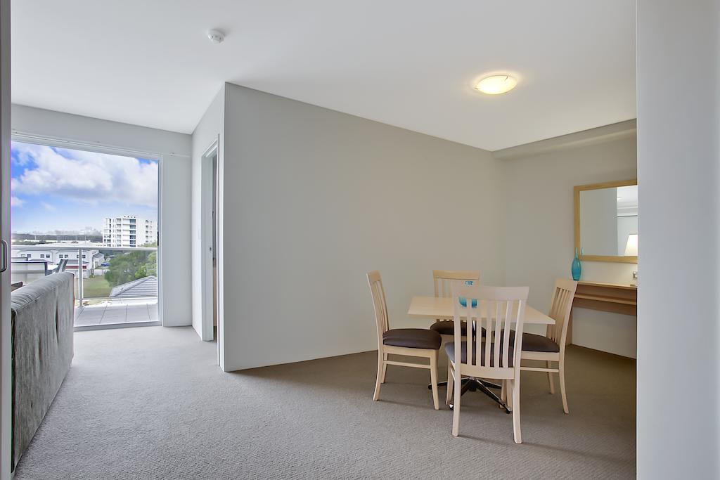 Quality Suites Pioneer Sands Wollongong Exteriör bild