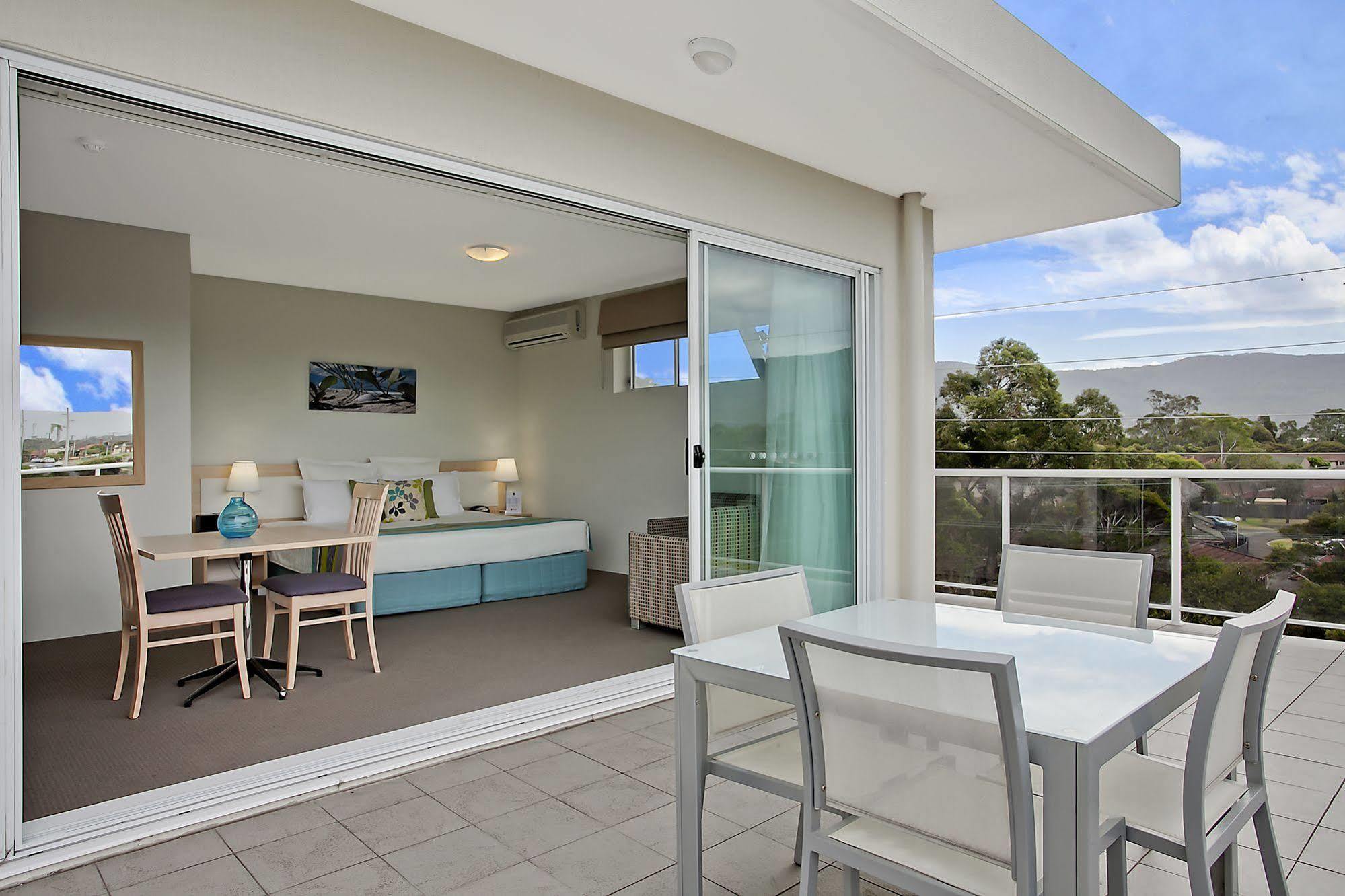 Quality Suites Pioneer Sands Wollongong Exteriör bild