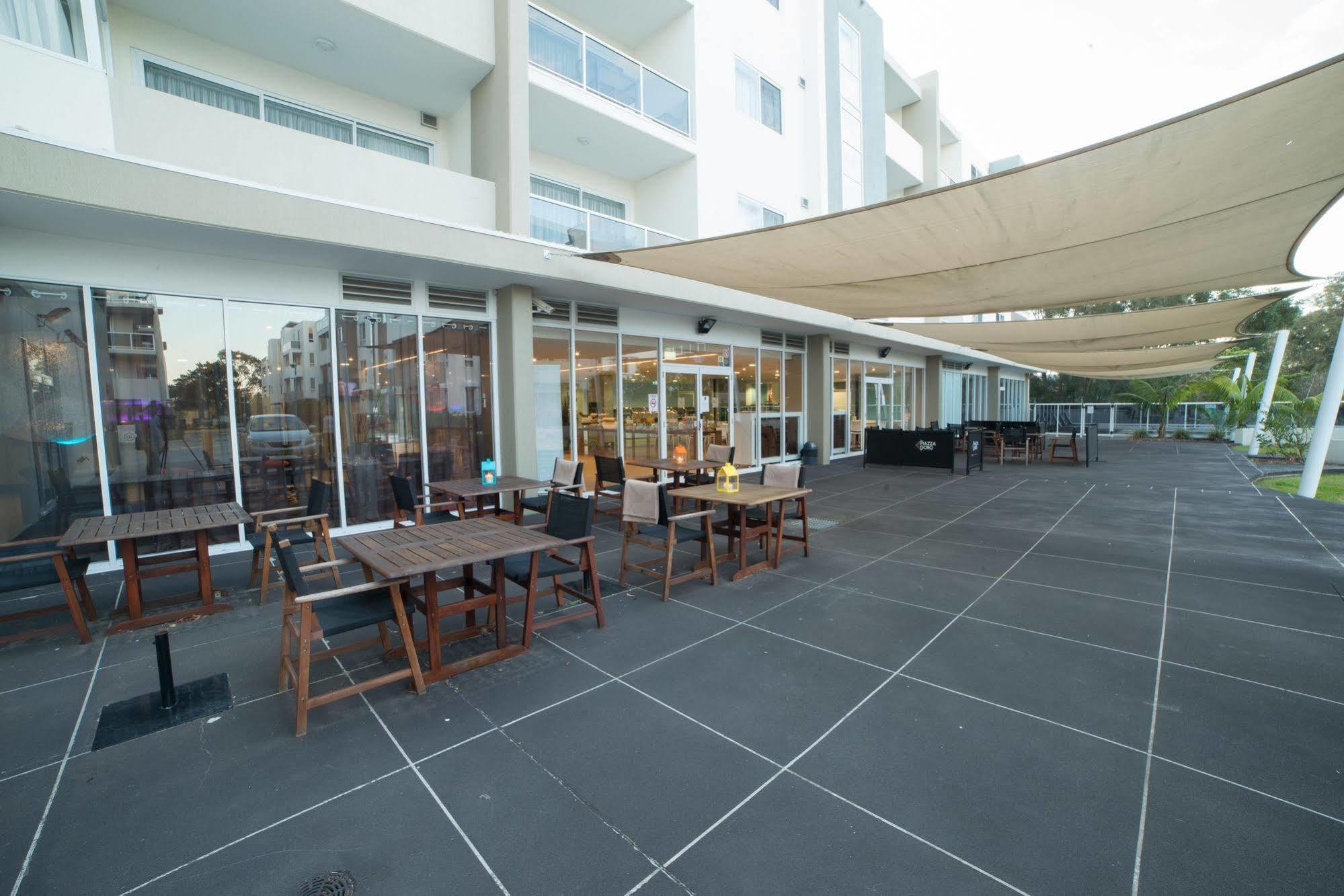 Quality Suites Pioneer Sands Wollongong Exteriör bild